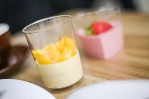 孩子排队就为蹬一杯纯橙汁(孩子排队只为品尝一杯纯橙汁的魅力)