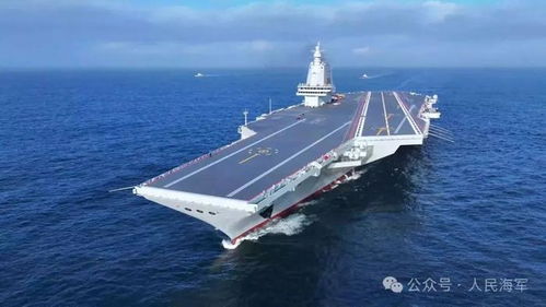 福建舰出镜 看子弟兵硬核“赛龙舟”福建舰亮相镜头下，子弟兵硬核赛龙舟展现军威)