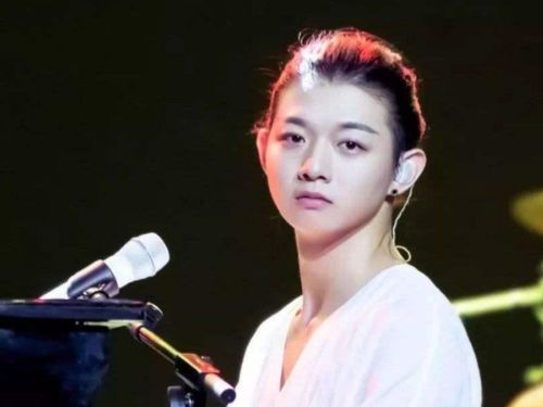 马景涛直播中晕倒 本人回应来了(马景涛直播中晕倒，本人回应来了)